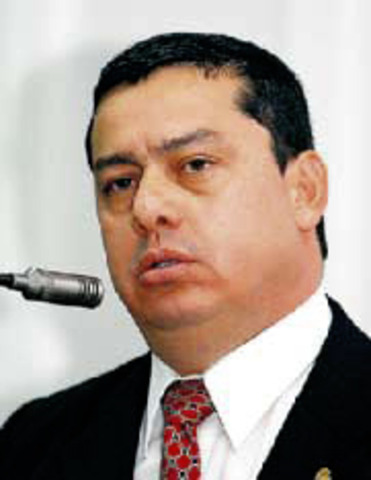 El diputado Luis Barrantes presenta el primer proyecto sobre delitos informáticos