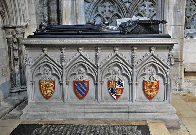 Catherine sees Queen Eleanor's funeral march.