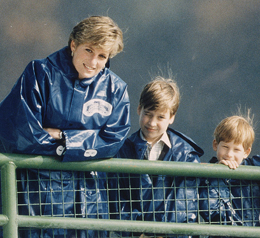 Royal goes to Niagra Falls