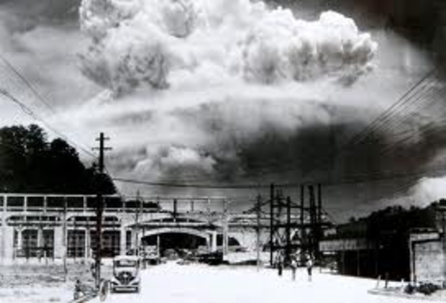 Atomic bomb dropped on Nagasaki