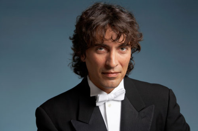 Suo primo figlio,Carlo Ponti, Jr.,  è nato.