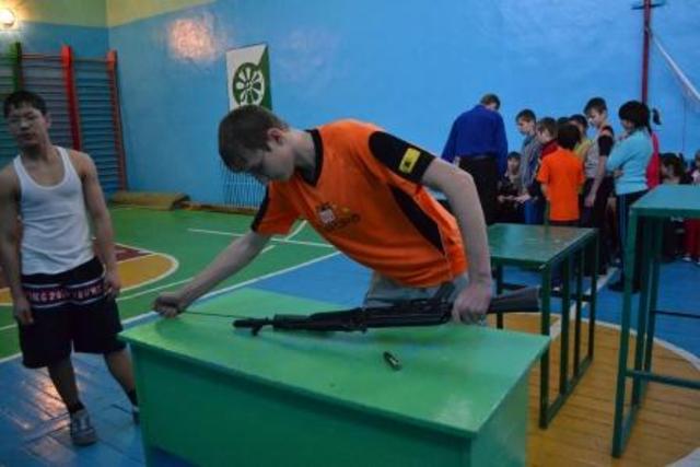 Смотр песни и строя.