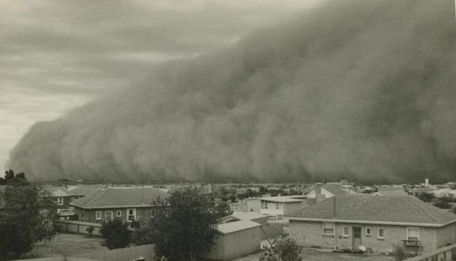 Dust storm over Elizabeth