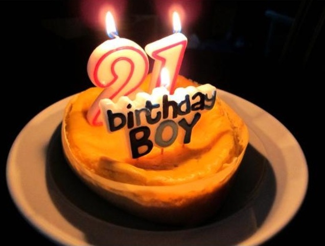 Happy 21st birthday to big brother <3