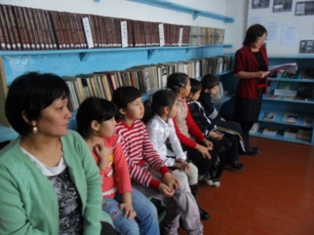 5, 6 классы (казахские) были переведены в с. Карасарт. Это дата стала началом образования Карасартовской школы. Она называлась ШКМ (школа крестьянской молодежи)