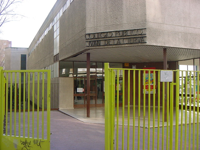 Entrada al colegio. Educación Infantil.