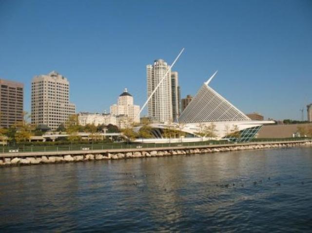 Oprah goesto live in Milwaukee with her mother