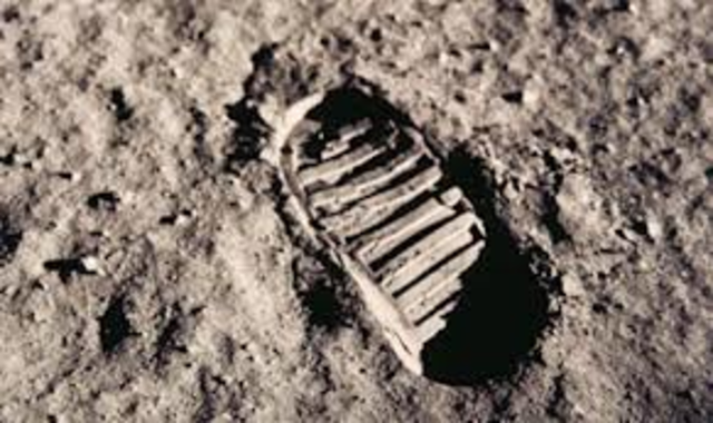 Neil becomes the first man to walk on the moon