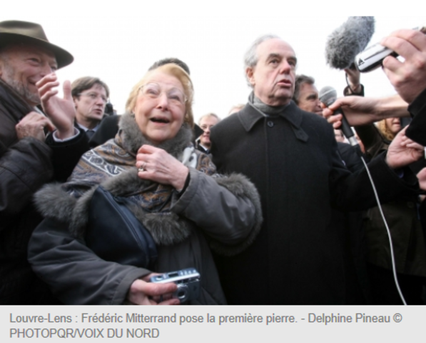 Pose de la 1ère pierre avec Frédéric Mitterrand.
