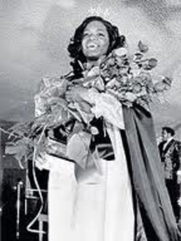 Oprah win Mrs. Black Pageants