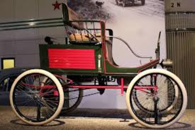 The  first steam power carragie is invented