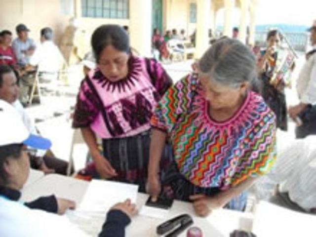 Suscripción del Acuerdo Marco entre SG/OEA y el Gobierno de Guatemala.