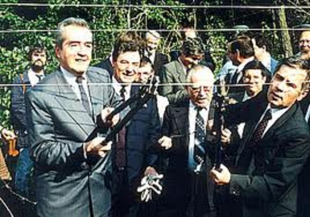 Symbolic opening of the border between Austria and Hungary occurs