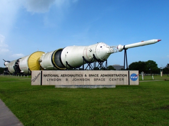 NASA opened the Manned Spacecraft Center in Houston.