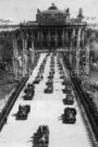 Hitler arrives in Vienna, Austria