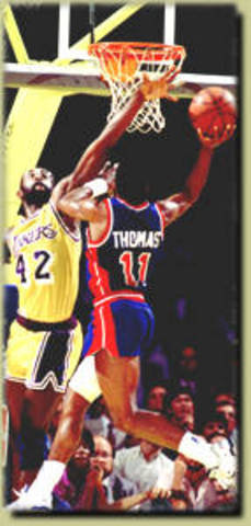 Heroic Isiah Hobbles to Record 25-Point Quarter