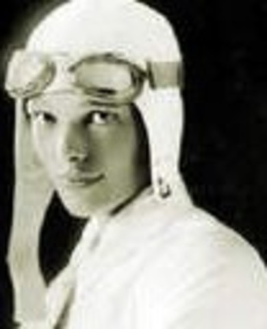 AMELIA EARHART A FAIT TON VOL SEUL VER L'OCÉAN ATLANTIQUE
