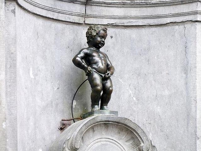 Фонтан Писающий Мальчик