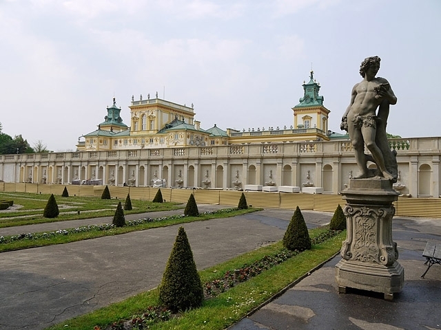 Дворец Вилянув и Варшавская библиотека