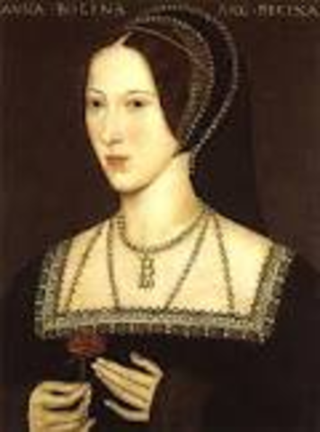 Anne Boleyn is excueted