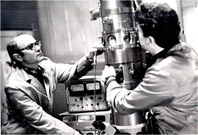 Создание специализированной лаборатории электронной микроскопии.