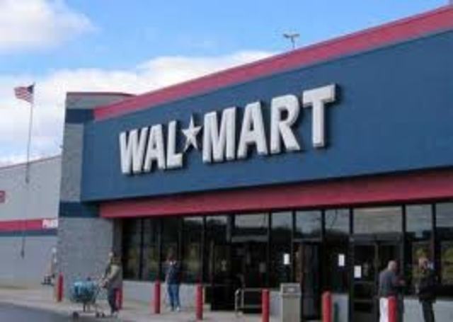 Wal-Mart becomes the world's largest retailer