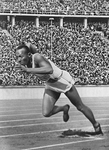 Jesse Owens Wins The 100m Sprint