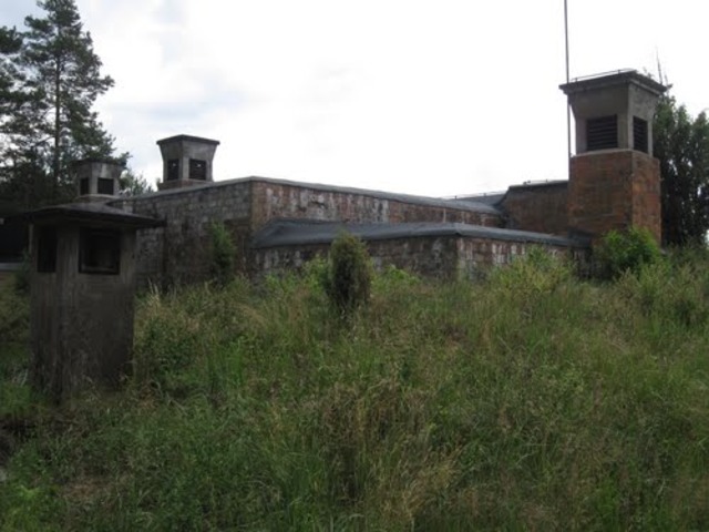 Vladek and his father-in-law lose their factories