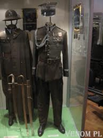 Vladek enters the Army