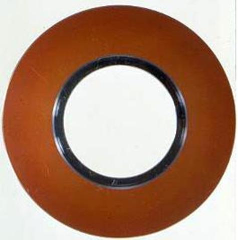 Появление первых магнитных дисков