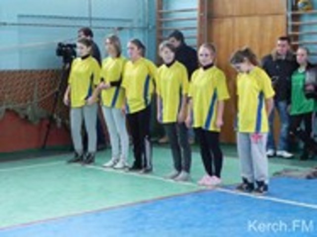 В Керчи прошли соревнования по волейболу