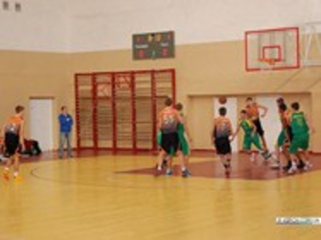 Керченские спортсмены - лидеры Всеукраинской юношеской лиги по баскетболу