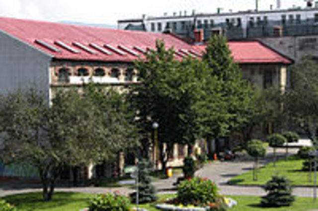 Opens his own factory in Bielsko with help from his father-in-law