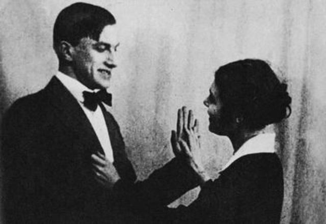 Первое публичное выступление В. В. Маяковского в "Бродячей собаке"