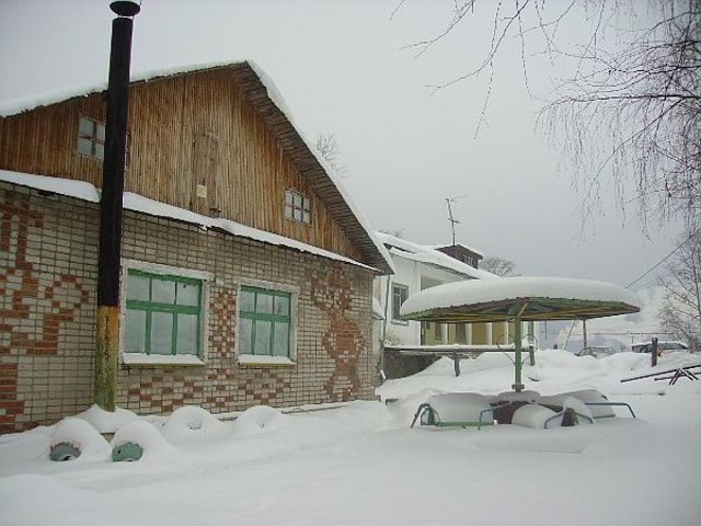 Жители Котчихи собрали 130 подписей против закрытия магазина