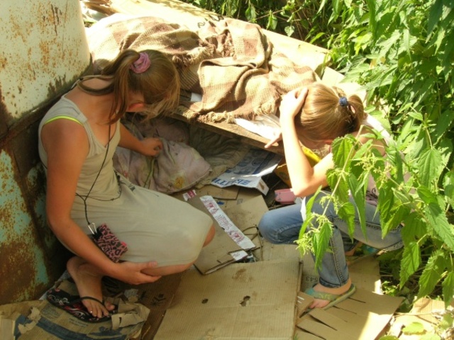 В Омутнинске на глазах у детей уничтожили собачью семью