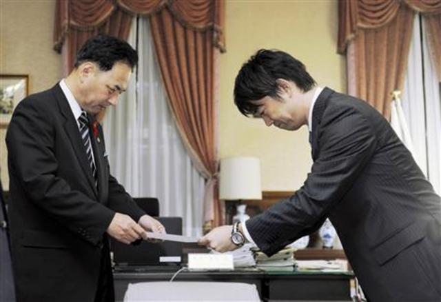 Toru Hashimoto resigned the governor of Osaka