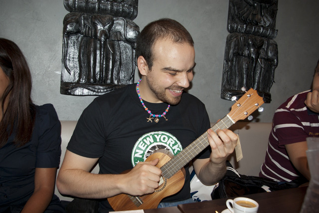 Nassim eut pour son joyeux anniversaire...