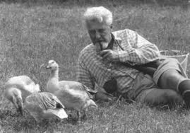 Va fundar amb Nikolaas Tinbergen una escola etologica del comportament animal