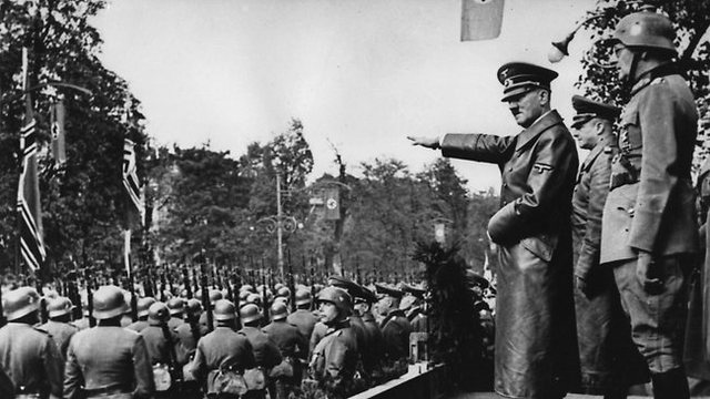Hitler issues orders for General Paulus to lead his 6th Army to attack Stalingrad