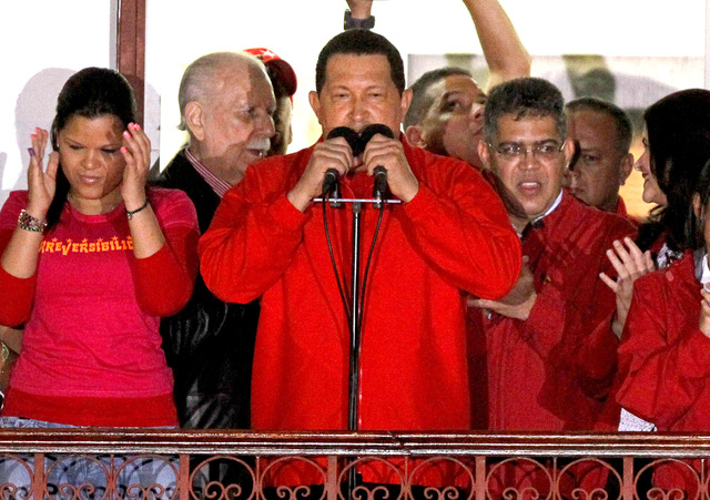 Chávez gana las elecciones