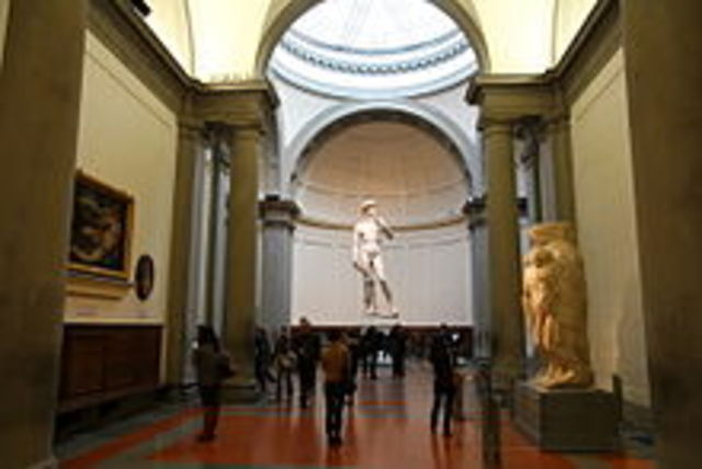 Michelangelo sculpts the David