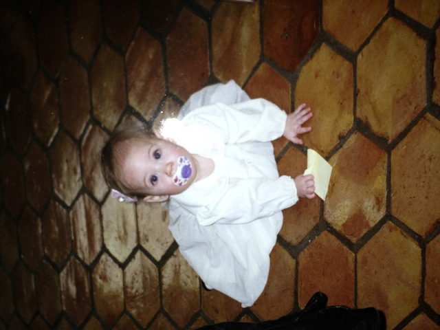 Yo fui bautizado en la víspera de Navidad. Yo lleve el vestido blanco.