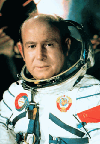 первый выход человека в космическое пространство. (А. А. Леонов)