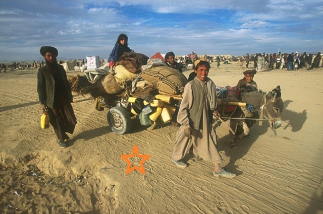 The first major wave of Afghan refugees