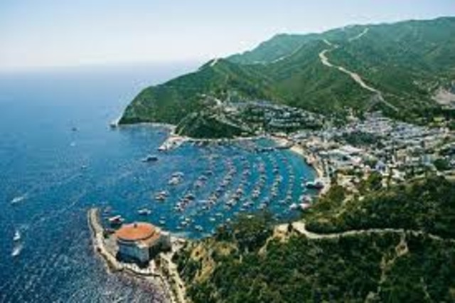 Yo viajé a la Isla Catalina con mi Papa.  La isla es muy hermosa.