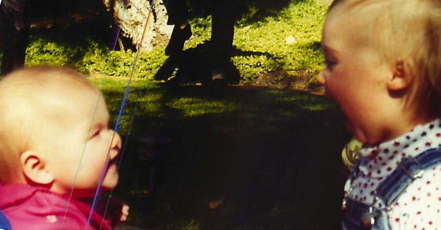 Mi primera hermana, Saylor, naciste el diecisiete de Juno. Mi y mi hermana juegamos todos los dias.