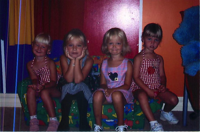 Mis hermanos y yo emepezamos escuela. Fue divertido, y me gustó escuela.