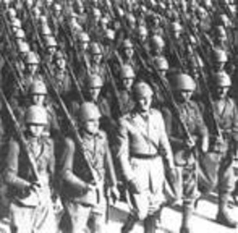 Italian forces invade Ethiopia