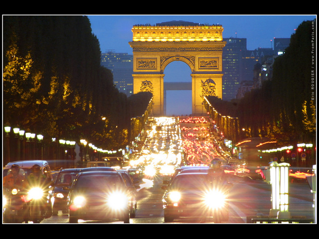 Montereau-Fault-Yonne > Paris Champs-Elysees